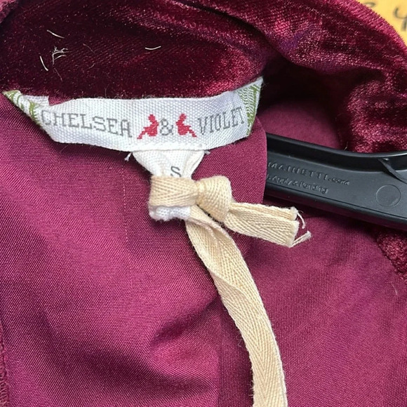 Chelsea and Violet velvet short sleeve shift dress size small NWT - Picture 9 of 9